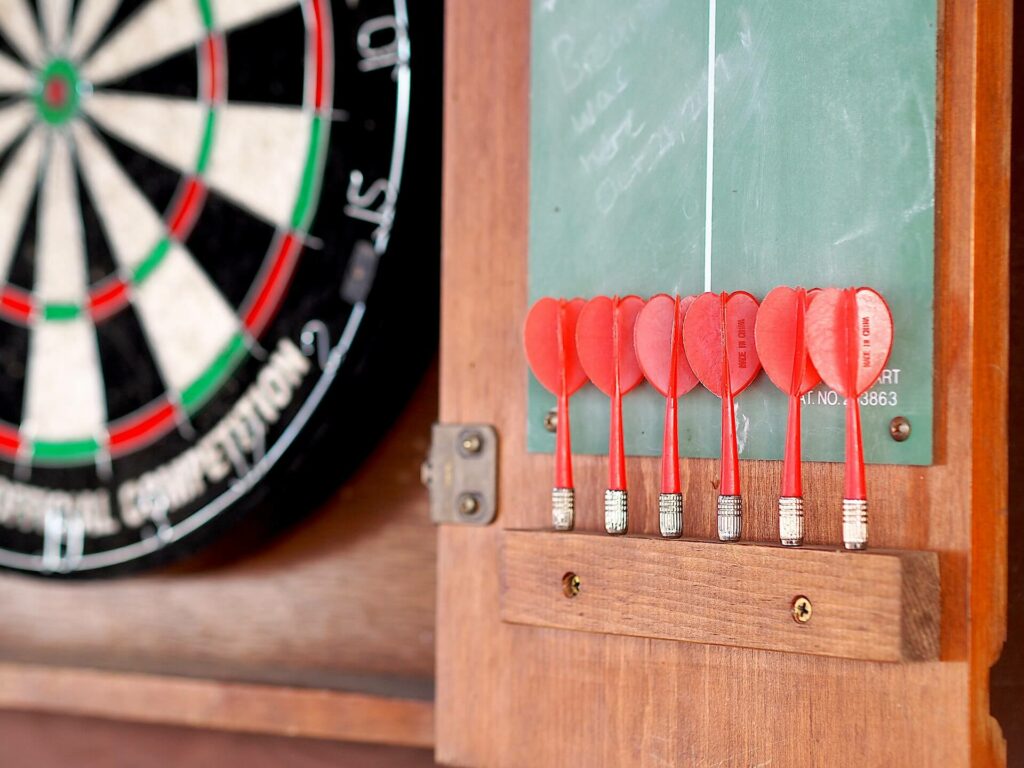 dartschrank selber bauen